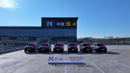 猛士917惊现武汉街头,将新年礼物仪式感拉满