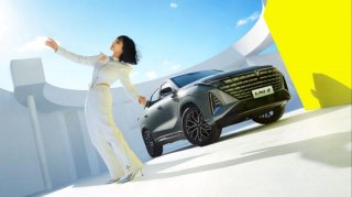 混动SUV新标杆诞生！长安UNI-Z科技平权碾压宋Pro，12.79万起震撼来袭！