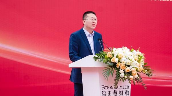 2000台战略合作目标达成!欧曼交付纭毅运输220台燃气重卡,共辟快递物流新征程