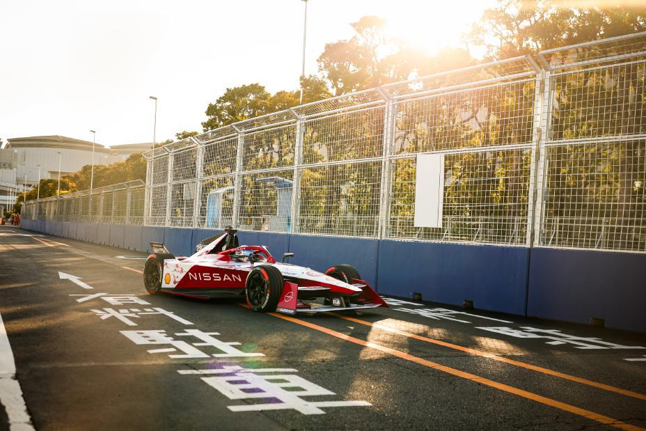 日产Formula E车队赢得杆位并获得亚军
