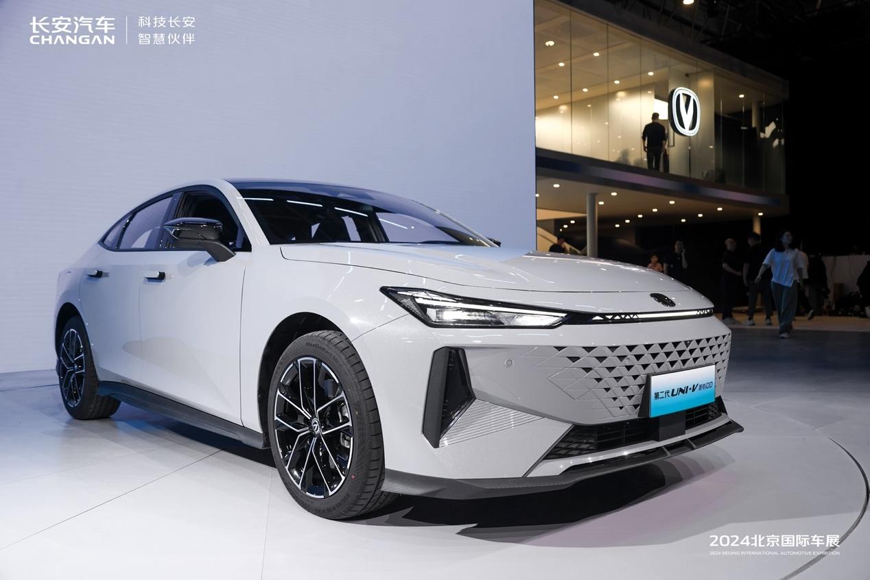 售价11.49万-12.69万元,第二代长安UNI-V智电iDD北京车展发布