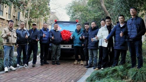 最猛婚车队集结出发，猛士917气场全开HOLD住全场
