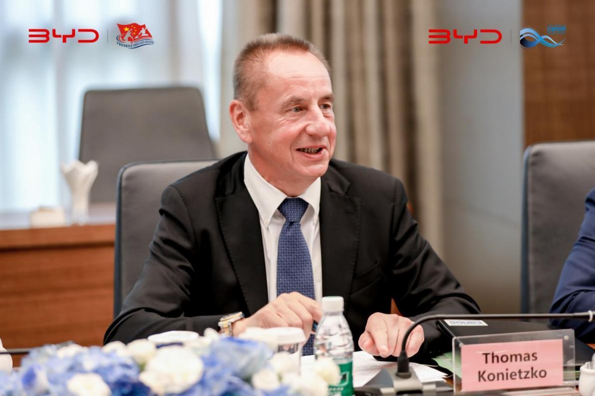 比亚迪与国际皮划艇联合会和中国皮划艇协会达成战略合作,共同推动龙舟入奥