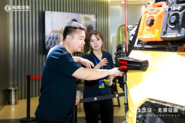 超强阵容亮相CMS杭州车展,猛士掀起豪华电动越野新风潮