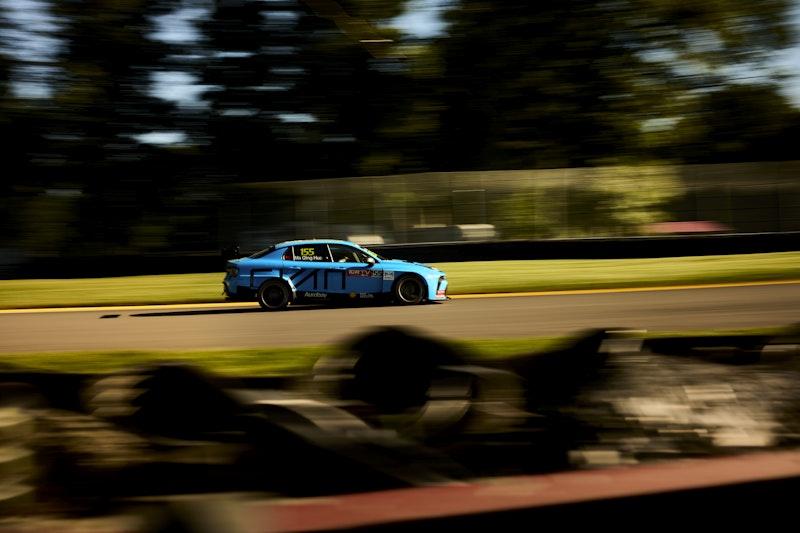 领克车队2024TCR美国站包揽领奖台,中国汽车首次登顶美国赛场