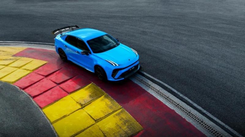 领克车队2024TCR美国站包揽领奖台,中国汽车首次登顶美国赛场