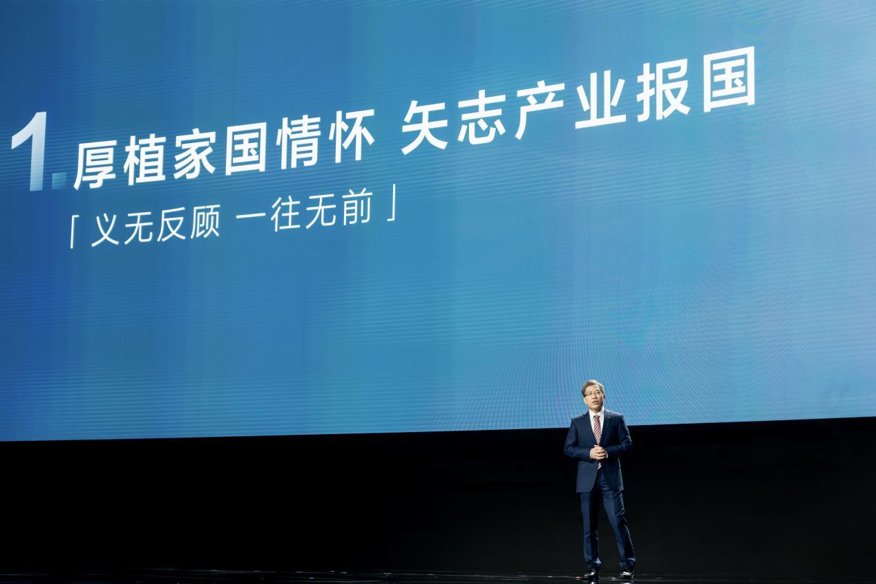 起步即高配,限时到手价18.86万元起 eπ008正式上市开启家用SUV人人舒享时代