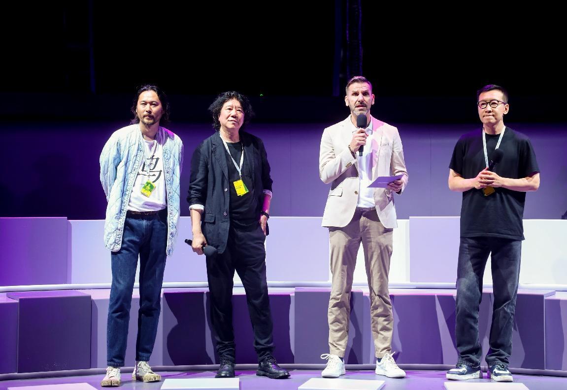 拥抱变化，忠于独特——保时捷携手阿那亚戏剧节共探风格新境