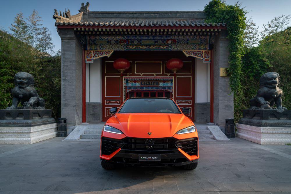 兰博基尼发布取景于北京的Urus SE最新官方图片,史上最优美的Urus
