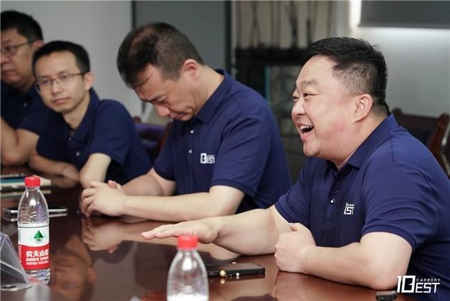 安全是最大的豪华！星海V9荣获2024十佳车身评选专家团高度认可