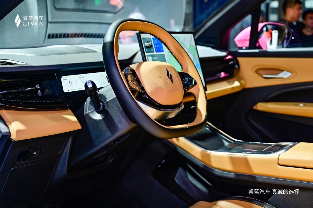成都车展睿蓝汽车携5/6/7座全阵容闪耀登场!