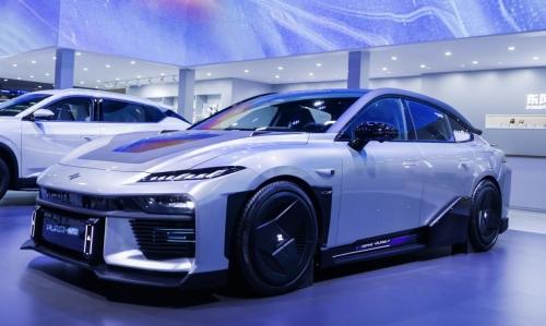 eπ007第二款定制概念车「时空闪现」,亮相成都车展