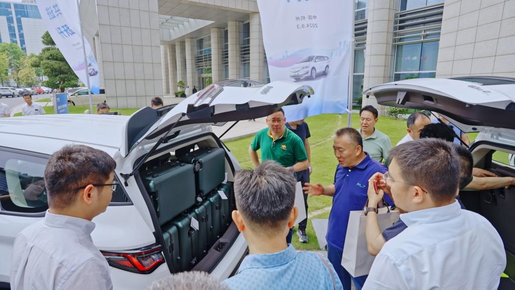 创新创富 共享共赢 吉利80v L亮相2024年道路客运创新与转型发展峰会