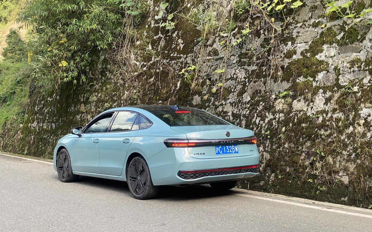 试驾体验帕萨特Pro，每一个座位都是C位，智舱、智驾是加分项