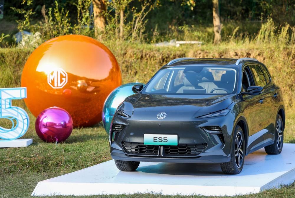 全球高标准纯电后驱SUV MG ES5宠你自在生活,增换购惊喜价9.99万元起
