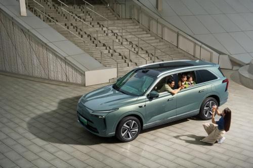 领先智驾+冰箱彩电大沙发,全新蓝山成家庭用户首选智驾SUV