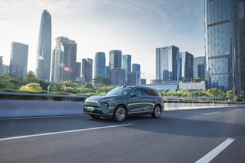 领先智驾+冰箱彩电大沙发,全新蓝山成家庭用户首选智驾SUV