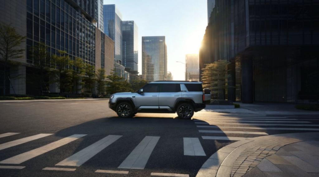 国货旗舰来了!比亚迪华为联合发布方程豹 豹8上市,售价37.98万元起