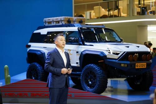 官方指导价69.9万元,东风猛士917高地雄狮硬核上市