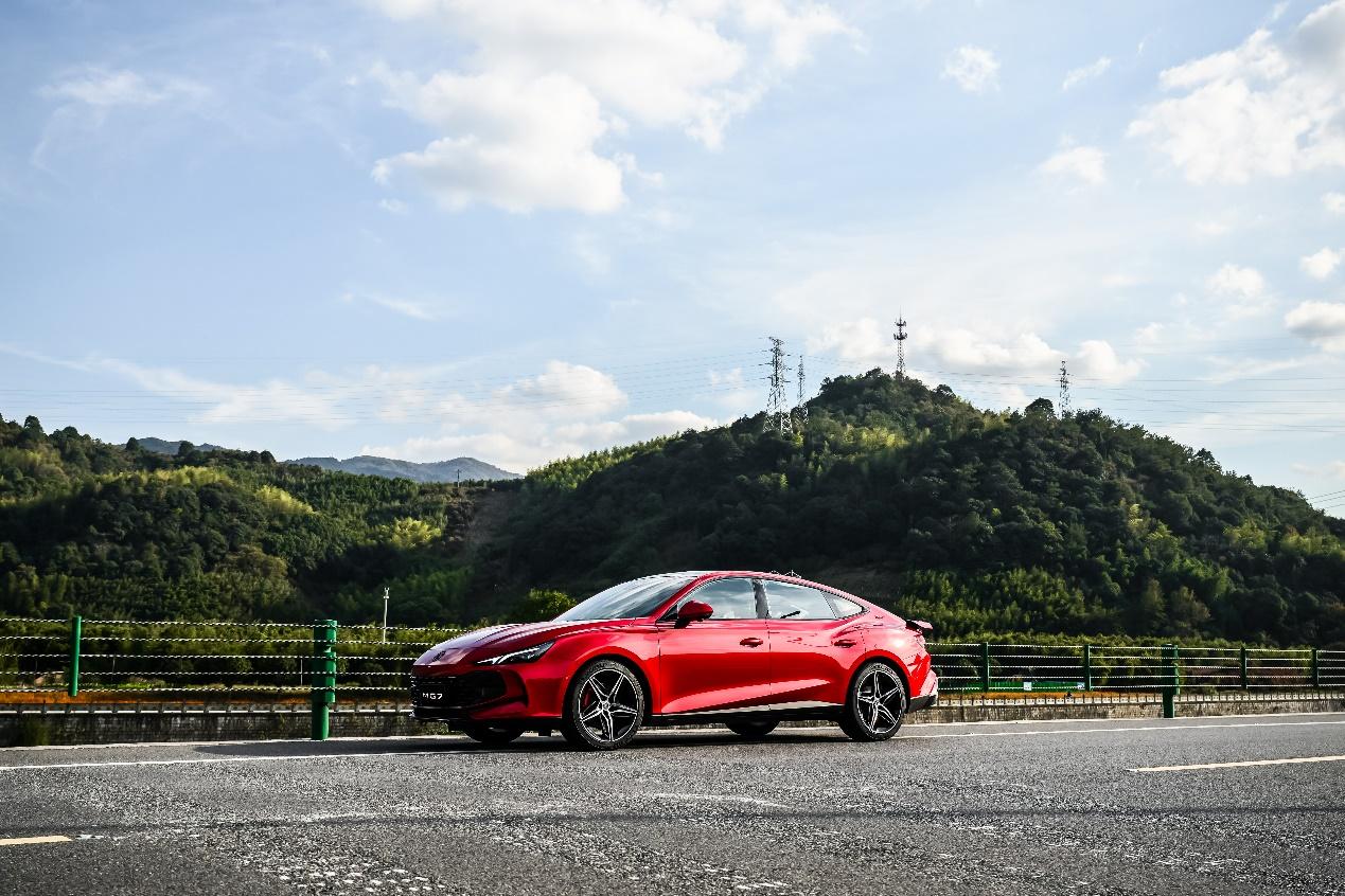 MG7 2025款智能登场,限时一口价11.29万元起