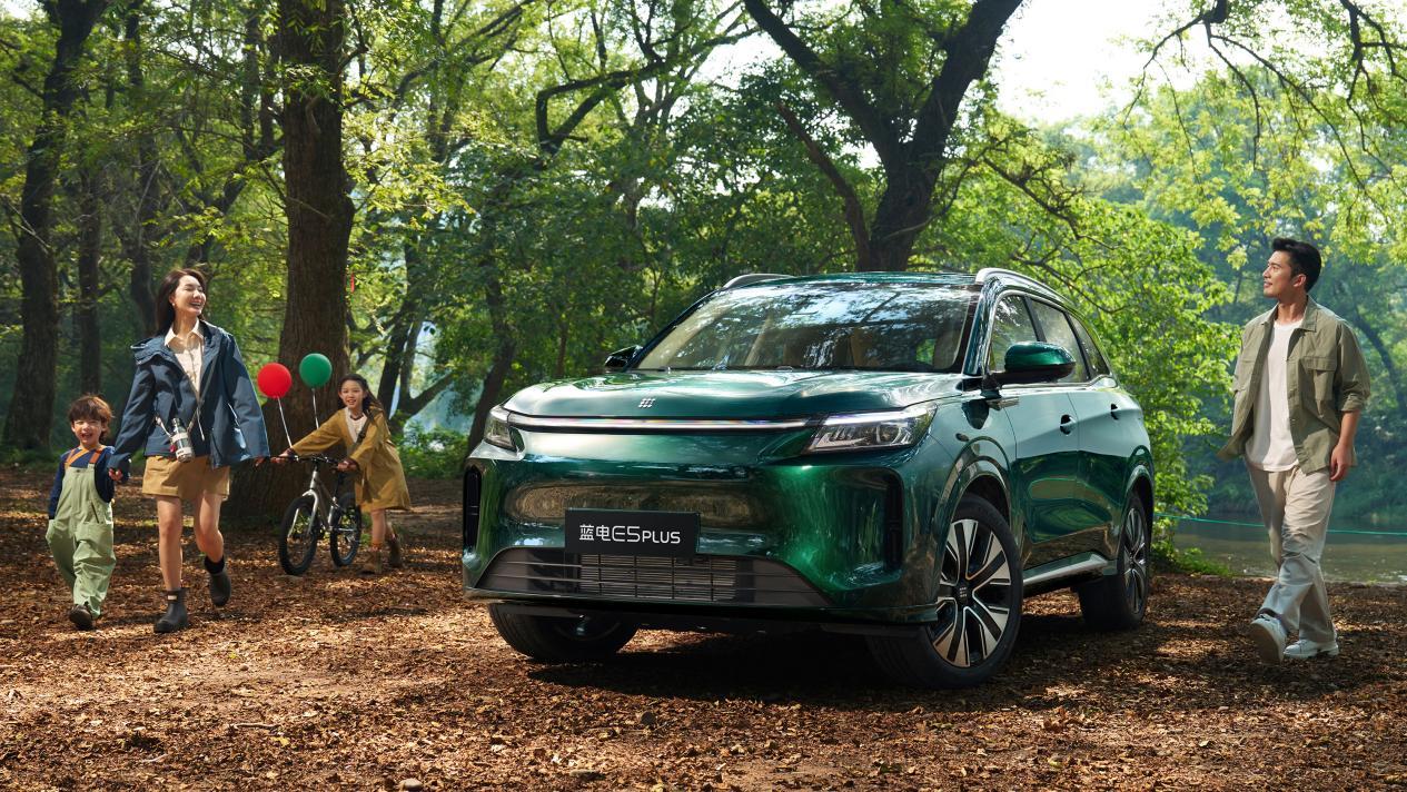 10万级插混SUV“宝藏好车” 蓝电 E5 PLUS累计交付破5000!