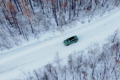 魏牌全新蓝山“智勇”双全，畅游冰雪世界的全能之选