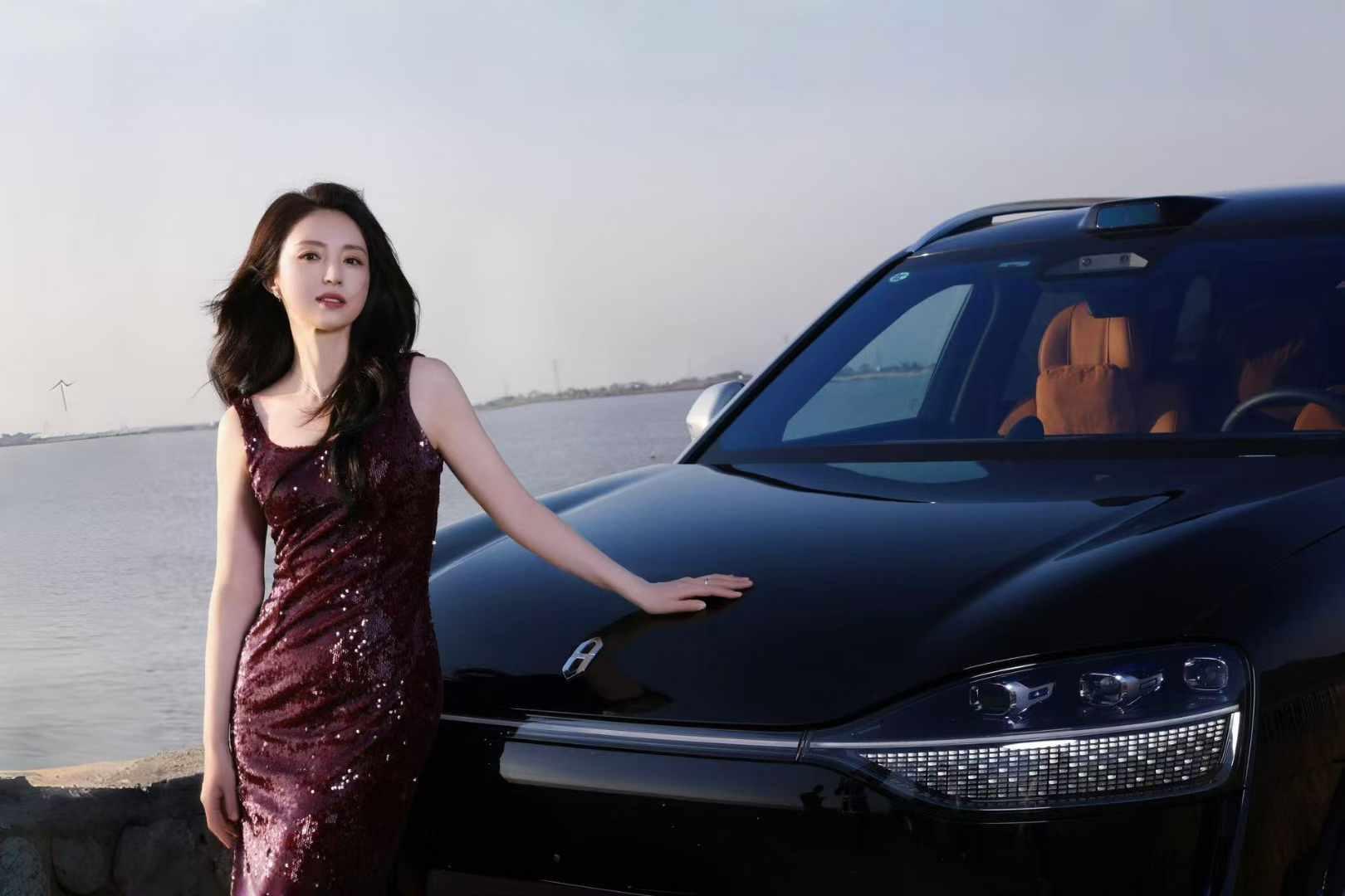 豪车新贵问界M9,累计大定超20万辆,前景无限力压群雄!