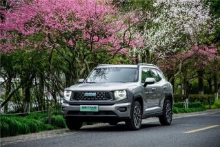 哈弗二代大狗错峰出游新解: 别人堵车看尾灯，你踩油门追山风