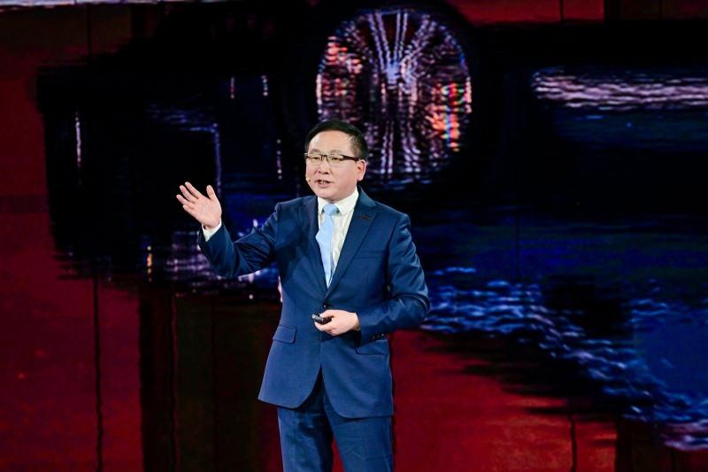 星途揽月C-DM 20.99万元全球巅峰上市丨油电同价 全新定义全球混动旗舰新标杆