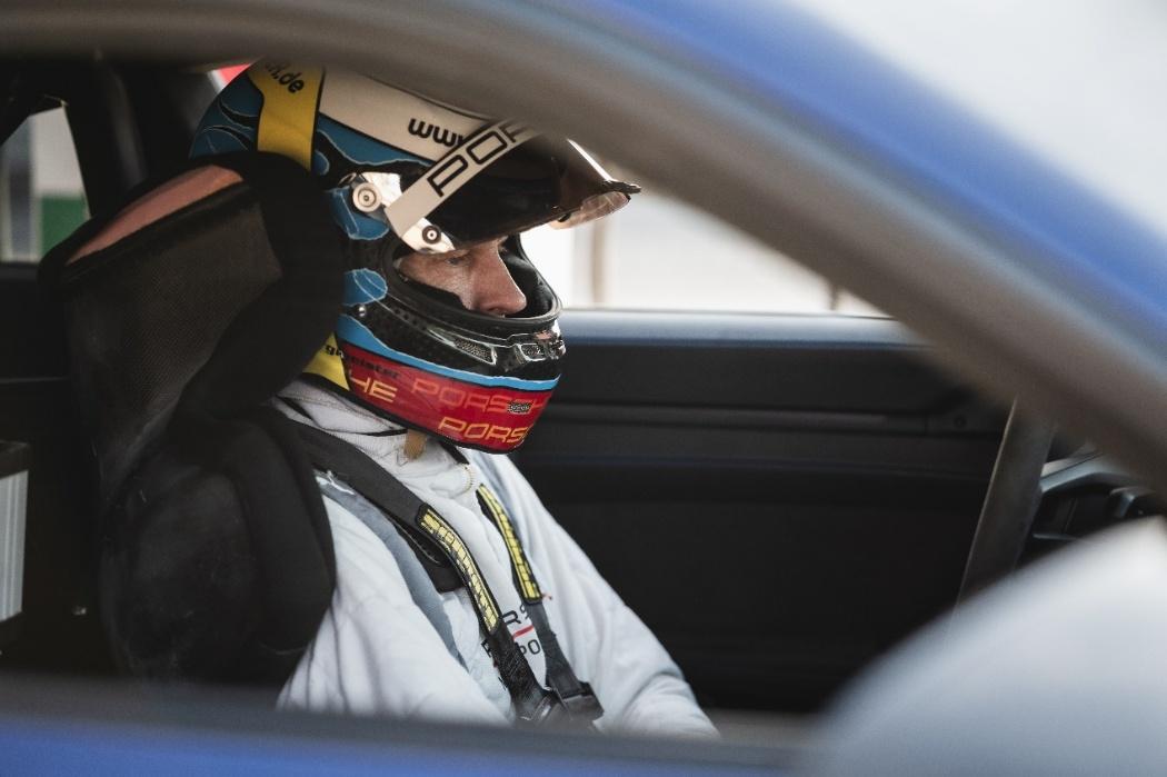 6:56.294!新款保时捷 911 GT3 凭实力硬控纽博格林北环赛道
