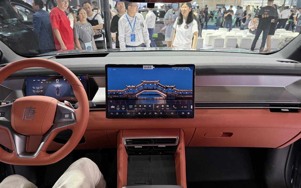 车长超5米、标配智能座舱高阶版-DiLink 150，汉L、唐L成都上市