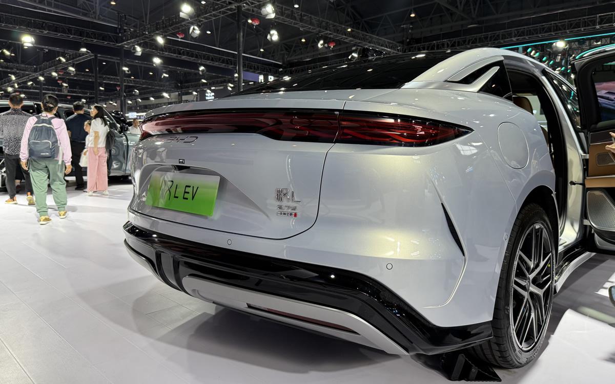 车长超5米、标配智能座舱高阶版-DiLink 150，汉L、唐L成都上市