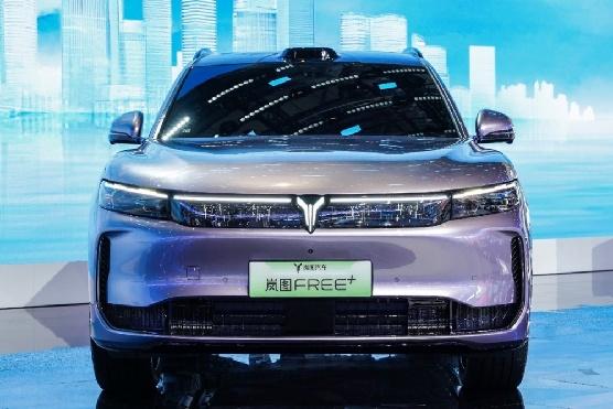 共商数字教育未来 岚图汽车护航2025世界数字教育大会