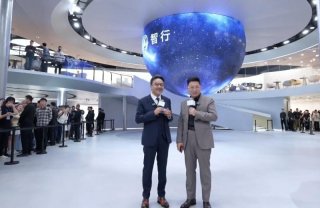 问界新M5 Ultra亮相粤港澳车展，成年轻用户购车新宠