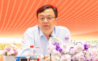 比亚迪王传福: 我们绝不拉踩同行，这是原则