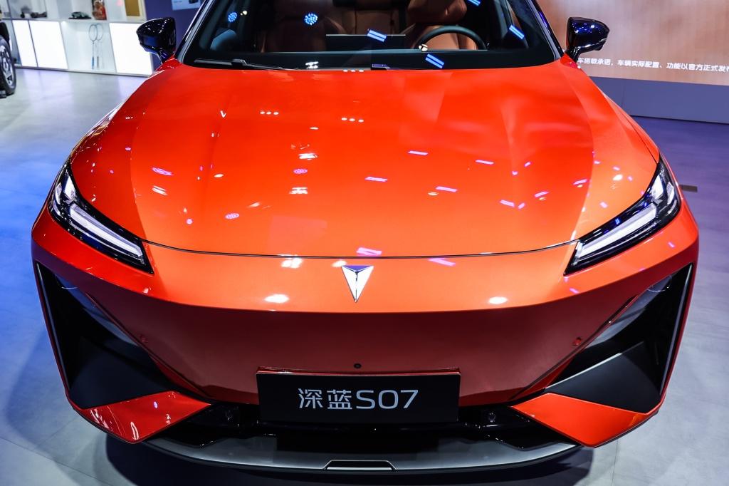 全新深蓝S07亮相车展为引领再进化,豪华、舒适、智能、续航全面越级