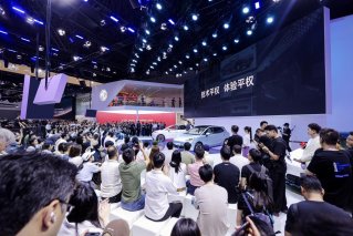 半固态电池、超级混动双王炸：全新MG4与荣威M7 DMH登陆成都车展