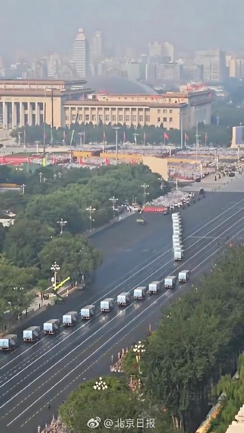 第零方阵！比亚迪纯电动环卫车护航九三阅兵