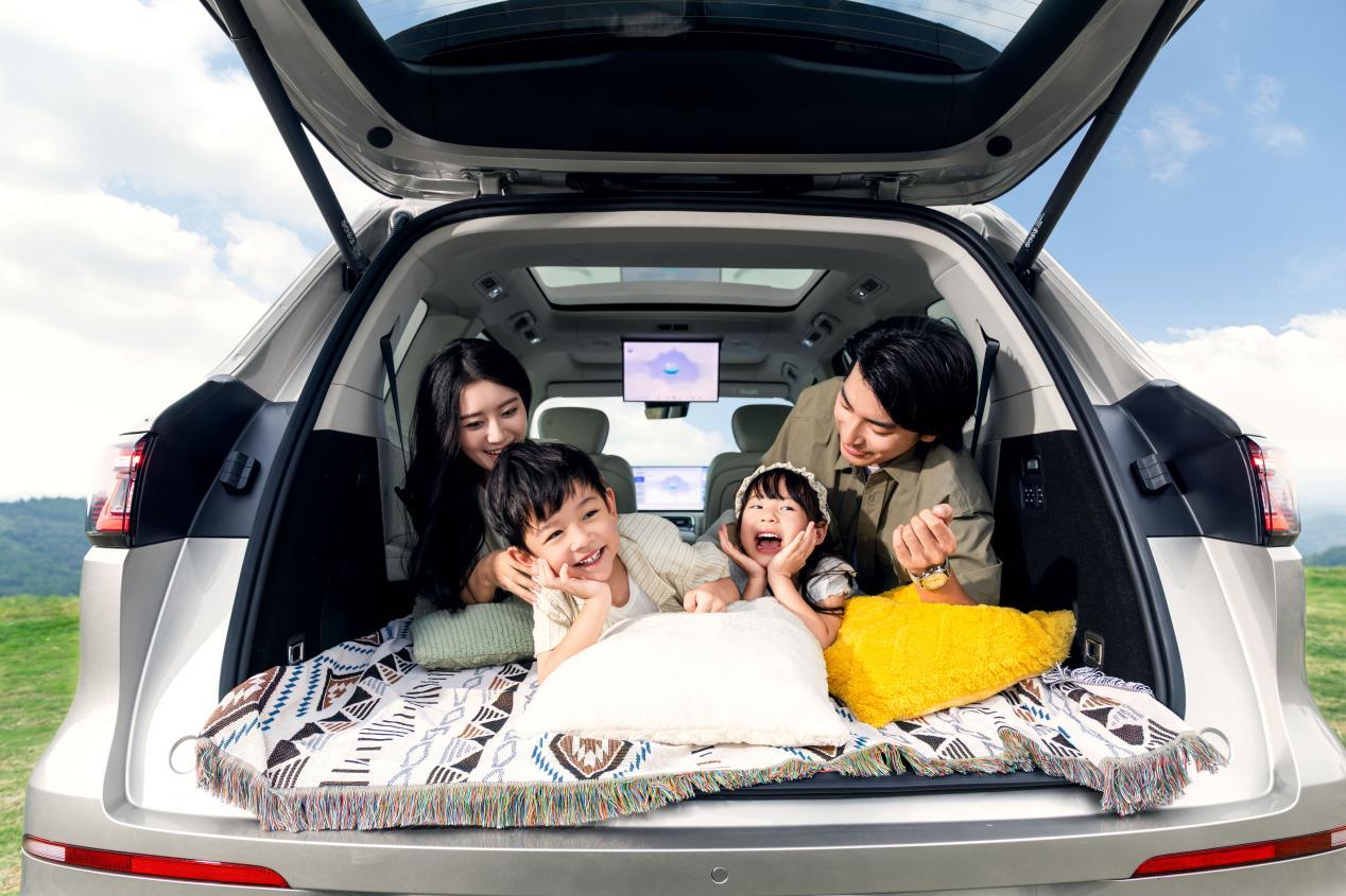 AI体系造AI汽车！限时17.38万起，吉利银河M9上市，开启AI出行新时代