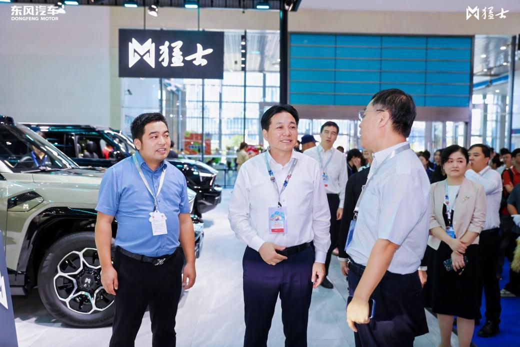 猛士主场亮剑，“智能越野第一车”猛士M817武汉车展吸睛无数