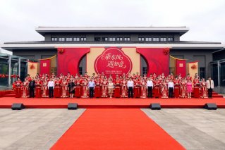 乘东风结同心 遇知音谱新篇 东风汽车2025年职工集体婚礼温情启幕