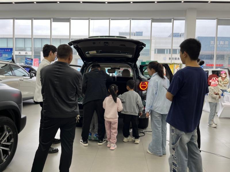 哈弗大狗PLUS 限时10.98万起+6重壕礼！守护十一家庭泛越野出行