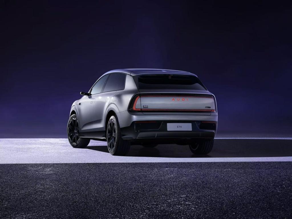 AUDI E SUV概念车愿景加速落地：AUDI品牌公布其第二款车型E7X外观设计