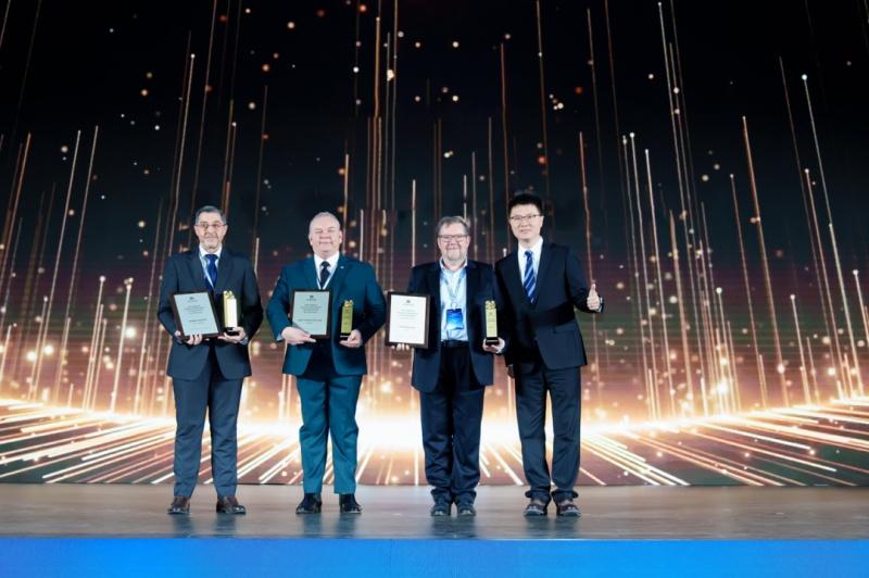 400台猛士M817启运中东，中国越野以硬核实力拓界全球
