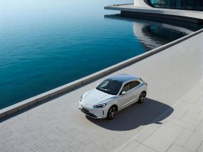 不看参数看体验：问界M5 Ultra与特斯拉Model Y怎么选？