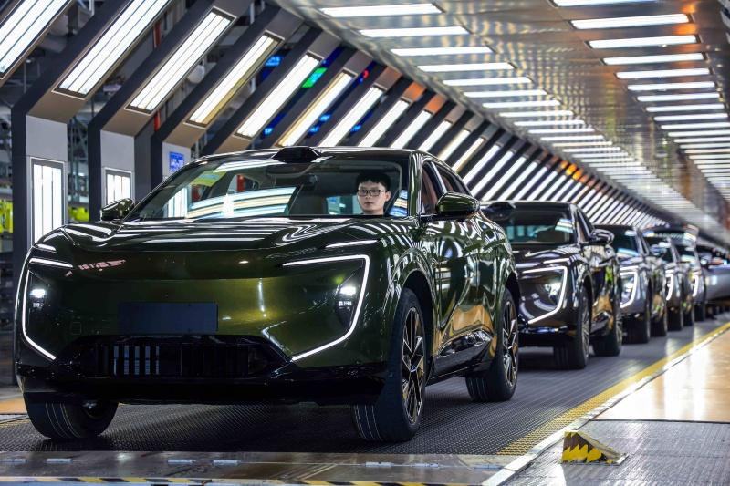 阿维塔2025年销量超12万辆，连续10个月破万