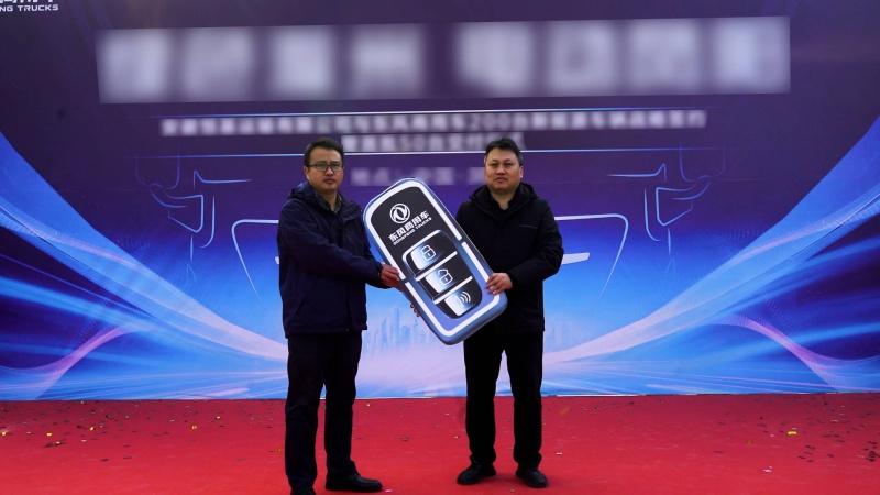 东风商用车新年开门红！200台东风新能源牵引车发力“电动凤阳”