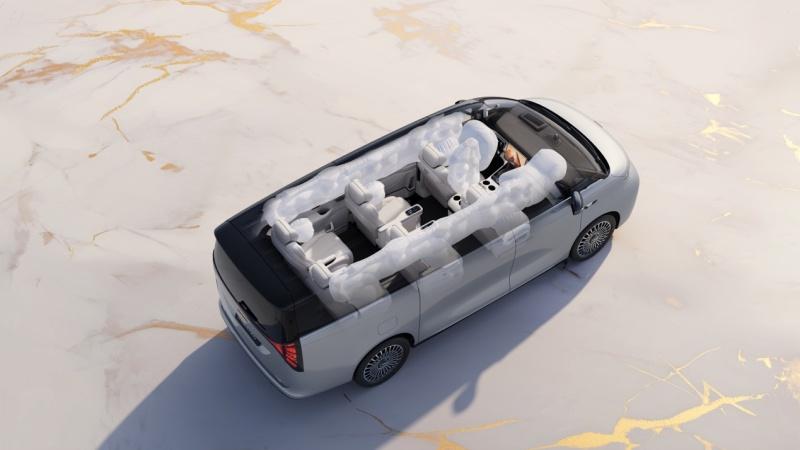 31.98万元起 “AI全场景家庭旗舰MPV”吉利银河V900开启预售