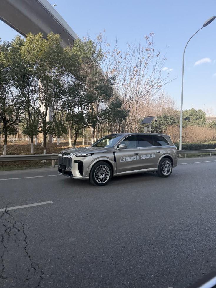 26天交付5000台，“岚图速度”再迎Ultra升级