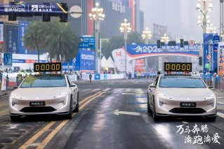 从高定秀场到都市街头，电动MINI COOPER PAUL SMITH设计师款开启预售